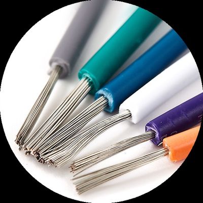 Yüksek Sıcaklık Uygulamaları için Mükemmel Elektriksel Yalıtıma Sahip, Kimyasallara Dayanıklı ve Esnek PFA Uç Teli